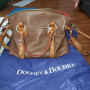 Dooney and Bourke sachel